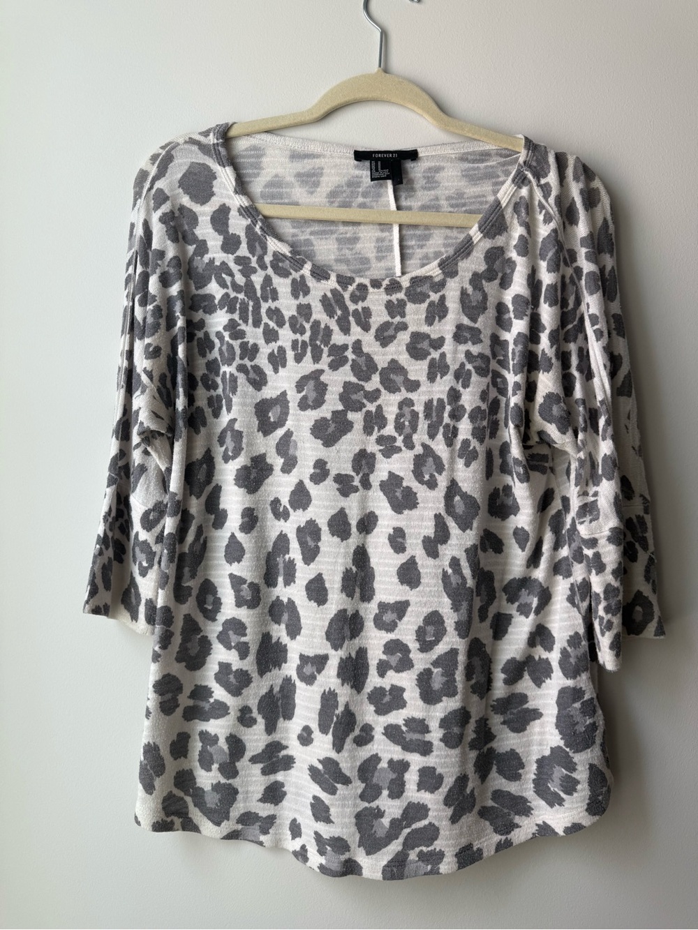 Forever 21 White and Gray Leopard Print Tunic Top